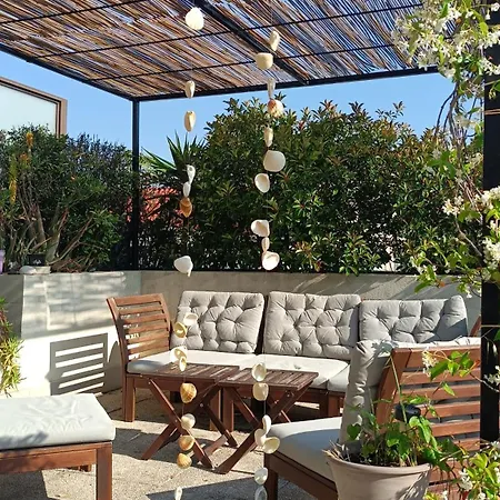 Calme Ouvrant Sur Magnifique Rooftop Homestay *